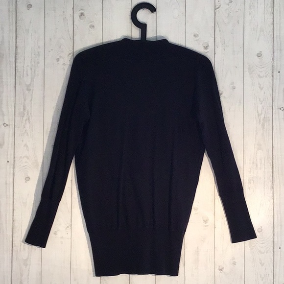 Women’s M Charm Black Sweater - Picture 2 of 2